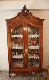Credenza antica