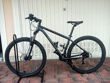 Bicicletta Mountain Bike
