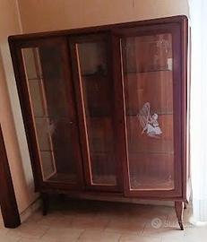 MOBILE ANTICO CON VETRI FINEMENTE DECORATI