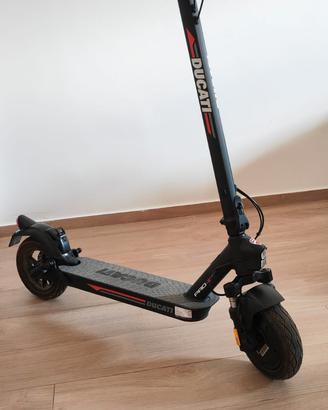 Monopattino elettrico Ducati