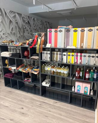 Mobile libreria quadrato oggettistica