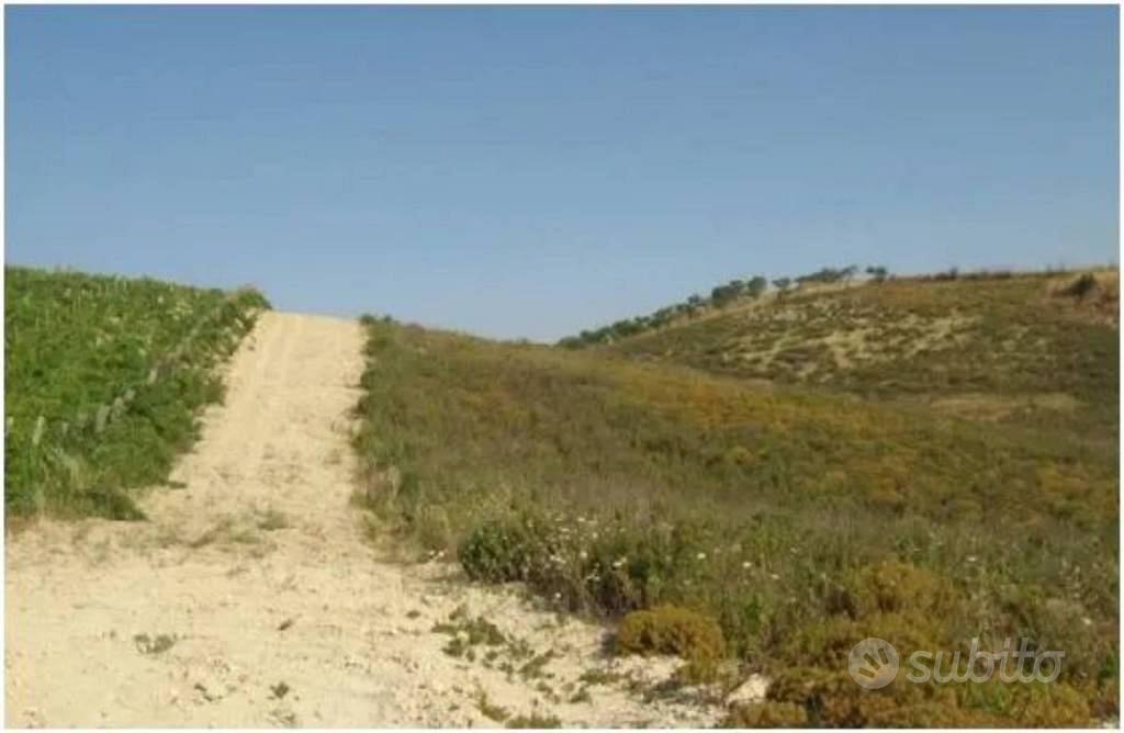Immobile in asta di 109000 m² a Butera - Vista 2