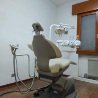 2 poltrone odontoiatriche