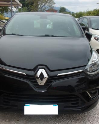 Renault Clio TCe 12V 90 CV 5 porte Moschino Intens