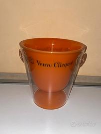 CHAMPAGNE VEUVE CLICQUOT ICE BUCKET