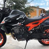 KTM 890 GP DUKE