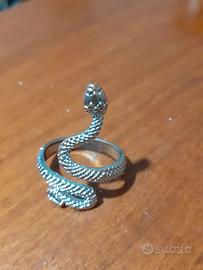 Anello a serpente 