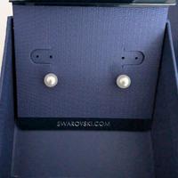 Due coppie di orecchini Swarovski