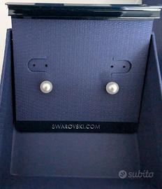 Due coppie di orecchini Swarovski