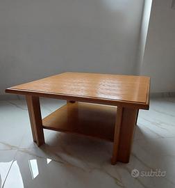 Tavolino in legno massello con ripiano