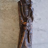 oggetti e bastoni in legno