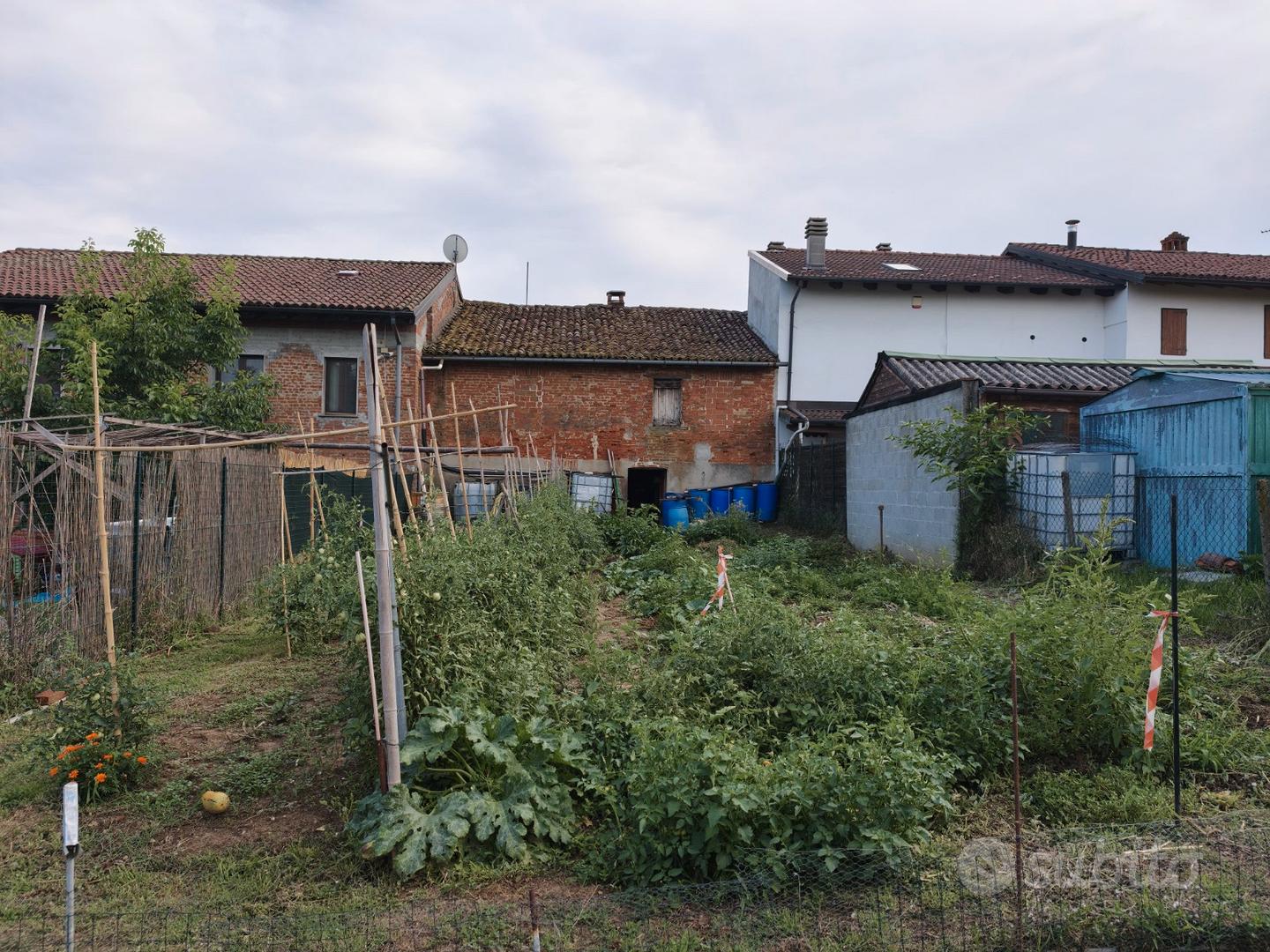 Rustico indipendente da ristrutturare - Vista 2
