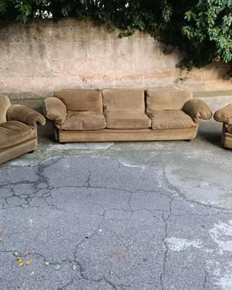 Set divano 3 posti + due poltrone Frau