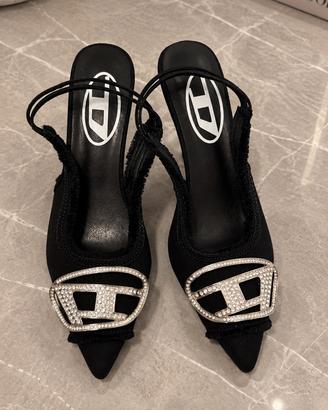Décolleté slingback nere con dettaglio gioiello