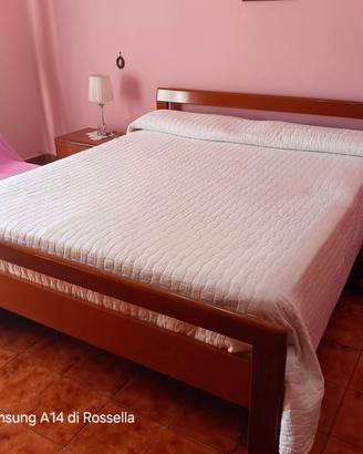 letto con 2 comodini