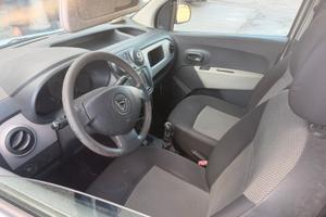 Furgone dacia dokker