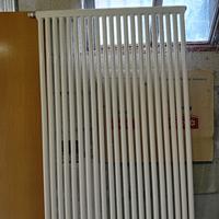 radiatore in acciaio di colore bianco 