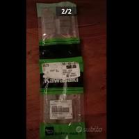 Pastiglie freni anteriori e filtro aria Kawa Versy