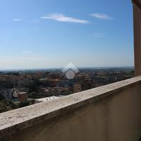 4 LOCALI A ALBANO LAZIALE