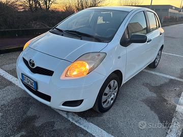 Toyota Yaris 1.0 5 porte Sol UNICO PROPRIETARIO TA