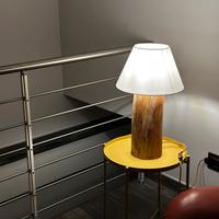 Lampada da tavolo realizzata a mano