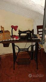 Set mobili antichi.