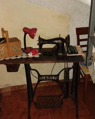 Set mobili antichi.