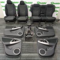 SEDILI PANNELLI E TUNNEL CON BRACCIOLO RAV4 III