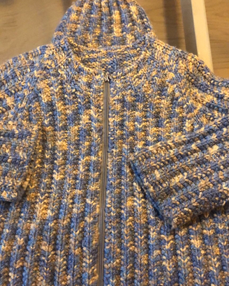 Cardigan bimbo fatto a mano