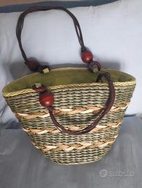 Borsa in paglia. Foderata.