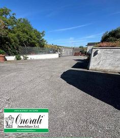 Immobile di 1480 m² con più di 5 locali a Guidonia