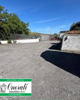 Immobile di 1480 m² con più di 5 locali a Guidonia