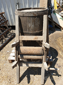 Tino vecchia mostatrice