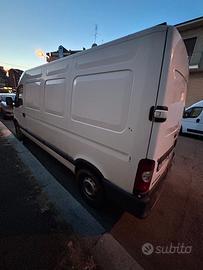 Furgon Renault Master