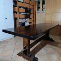 Tavolo in legno massello