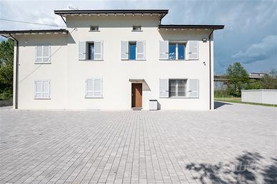 Villa in bifamiliare con giardino a Fidenza