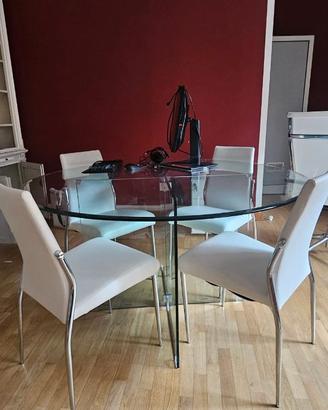 tavolo rotondo in cristallo e 4 sedie