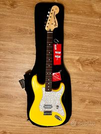 Fender Stratocaster Tom Delonge Graffiti Yellow