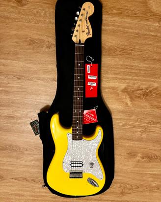 Fender Stratocaster Tom Delonge Graffiti Yellow