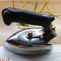 Ferro da stiro giocattolo funzionante