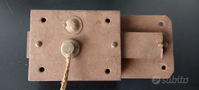 Antica serratura vintage senza chiave come da foto