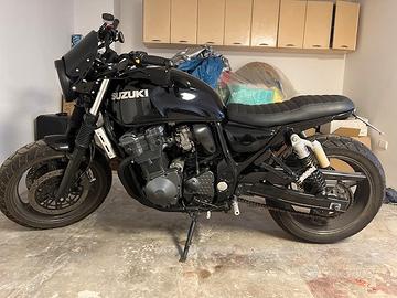 Suzuki GSX 750