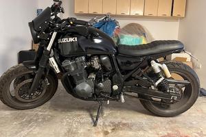 Suzuki GSX 750