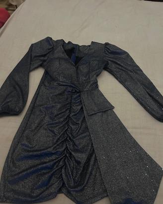 Vestito  corto  brillantante a tubino  ondulato