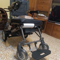 Carrozzina elettrica pieghevole anziani disabili