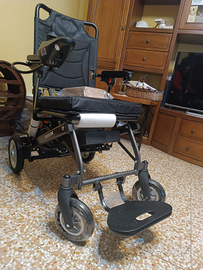 Carrozzina elettrica pieghevole anziani disabili