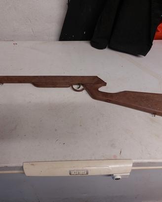 Fucile giocattolo per elastici vintage