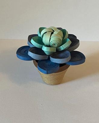 Vasetto di fiori blu fatto a mano in origami