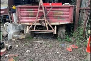 Rimorchio agricolo a due assi