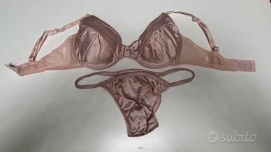 Completo in satin rosa